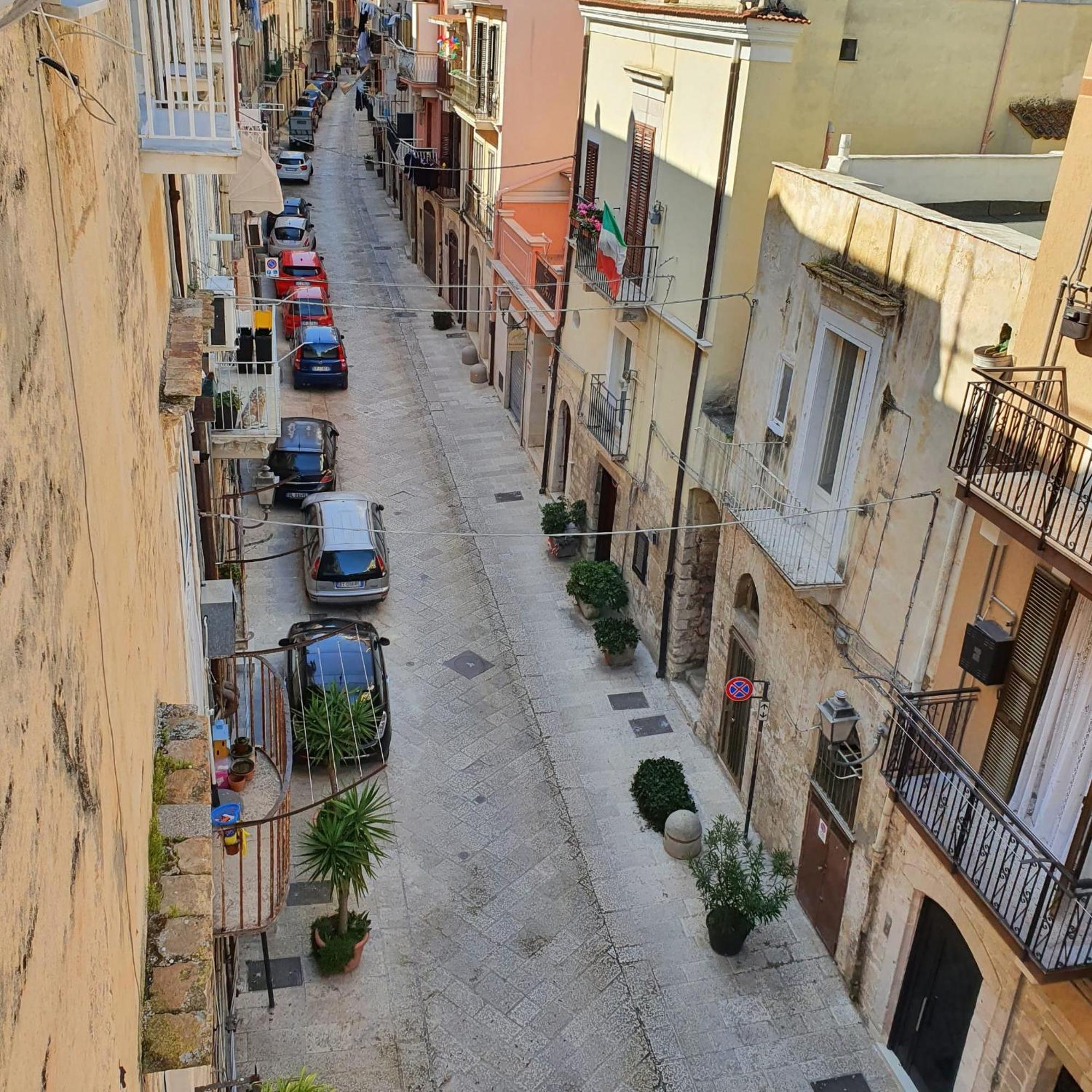 Domus 73 Apulian Holidays Barletta Exteriör bild